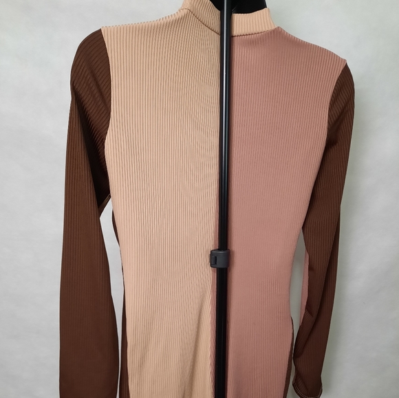 Colorblock Jumpsuit - Picture 3 of 4